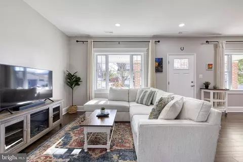 3120 Cedarhurst Rd, Baltimore, MD 21214 photo 4