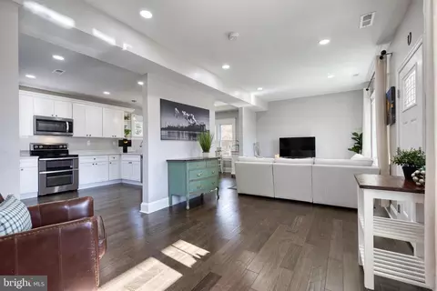 3120 Cedarhurst Rd, Baltimore, MD 21214 photo 3