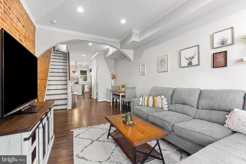 2907 Dillon St, Baltimore, MD 21224 photo 2