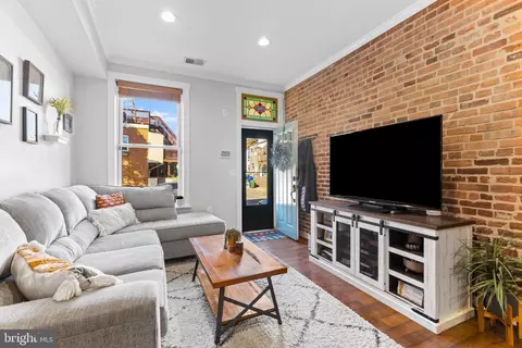 2907 Dillon St, Baltimore, MD 21224 photo 3
