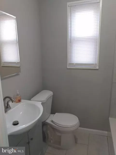 Bath - 3716 Bartwood Rd, Baltimore, MD 21215 photo 7 of 7