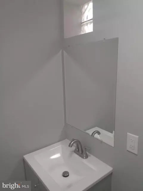 Bath - 3716 Bartwood Rd, Baltimore, MD 21215 photo 1 of 7