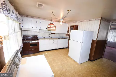 2526 Marbourne Ave, Baltimore, MD 21230 photo 4