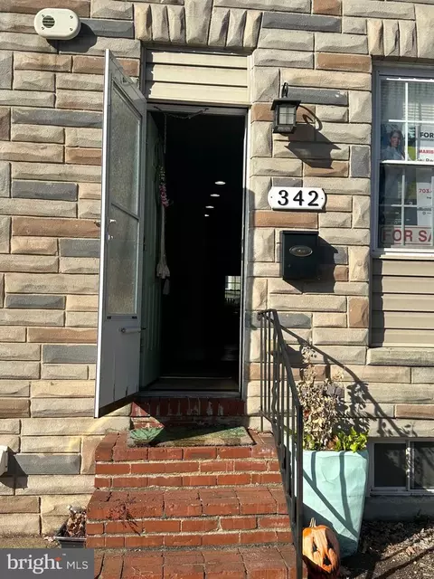 342 W 29th St, Baltimore, MD 21211 photo 3