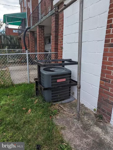 3938 Kenyon Ave, Baltimore, MD 21213 photo 4