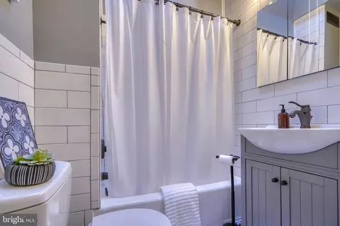610 Harding Pl, Baltimore, MD 21211 photo 25