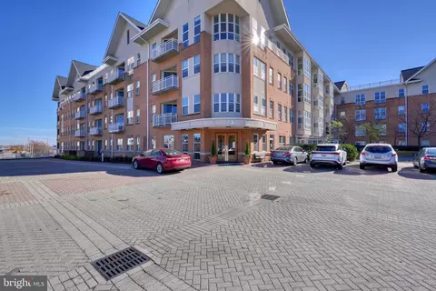 23 Pierside Dr #307, Baltimore, MD 21230