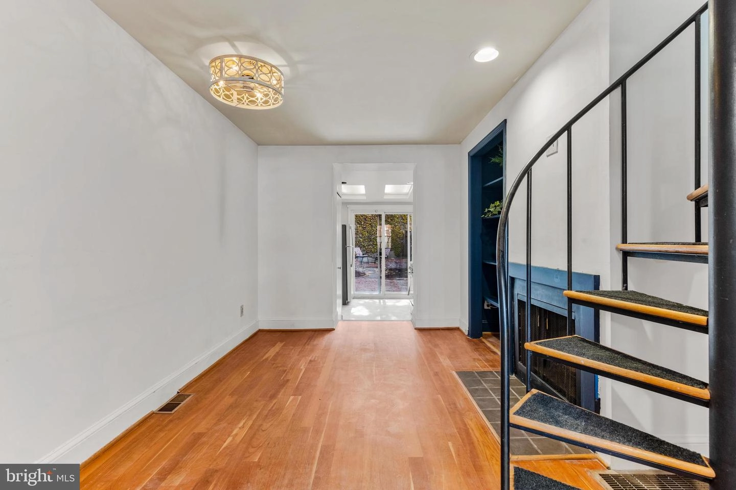 15 E Hamburg St, Baltimore, MD 21230 photo 6
