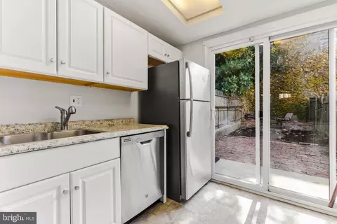 15 E Hamburg St, Baltimore, MD 21230 photo 12