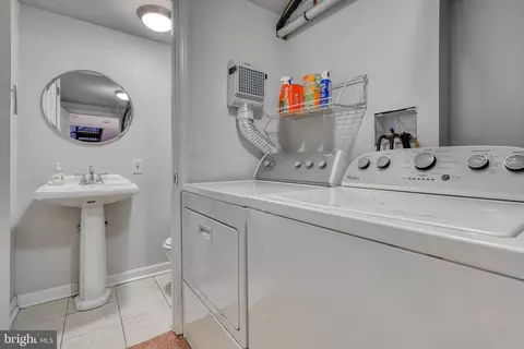 2201 E Lombard St, Baltimore, MD 21231 photo 19