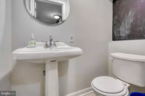 2201 E Lombard St, Baltimore, MD 21231 photo 20
