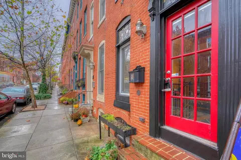 2201 E Lombard St, Baltimore, MD 21231 photo 2