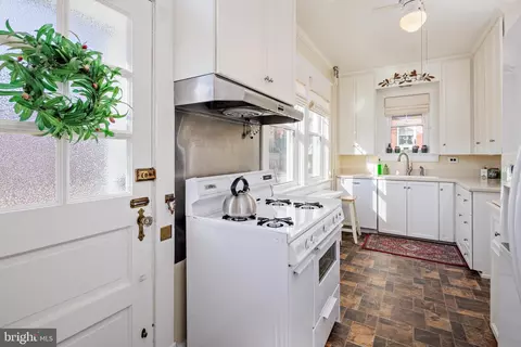 2203 Pelham Ave, Baltimore, MD 21213 photo 18