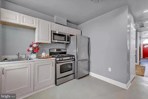 2131 Walbrook Ave, Baltimore, MD 21217 photo 9