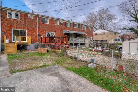 4807 Melbourne Rd, Baltimore, MD 21229 photo 3
