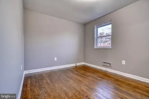 4807 Melbourne Rd, Baltimore, MD 21229 photo 9