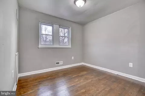 4807 Melbourne Rd, Baltimore, MD 21229 photo 10