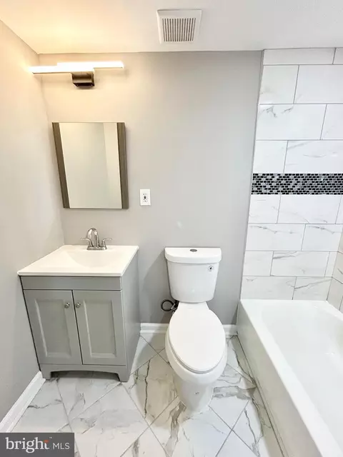 Bath - 1529 Greendale Rd, Baltimore, MD 21218 photo 1 of 2