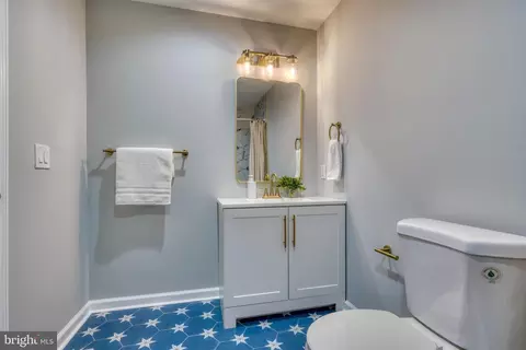 Bath - 1227 E Preston St, Baltimore, MD 21202 photo 10 of 12