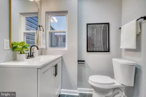 Bath - 1227 E Preston St, Baltimore, MD 21202 photo 4 of 12