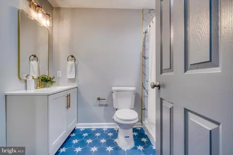 Bath - 1227 E Preston St, Baltimore, MD 21202 photo 7 of 12
