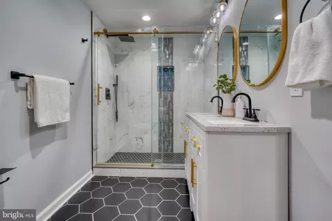 Bath - 1227 E Preston St, Baltimore, MD 21202 photo 2 of 12