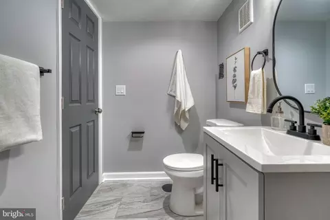 Bath - 1227 E Preston St, Baltimore, MD 21202 photo 12 of 12