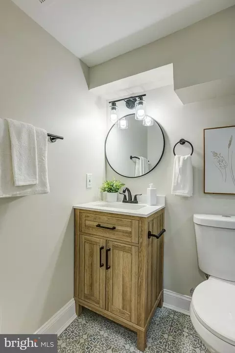 Bath - 2829 Brendan Ave, Baltimore, MD 21213 photo 4 of 5