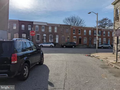 452 Furrow St, Baltimore, MD 21223 photo 3