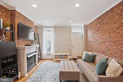 136 Clement St E, Baltimore, MD 21230 photo 8