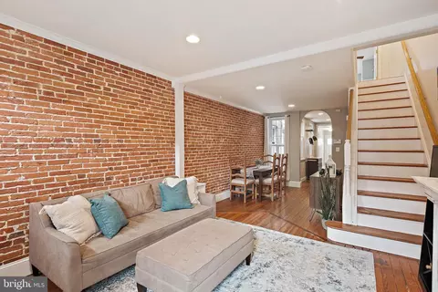 136 Clement St E, Baltimore, MD 21230 photo 6