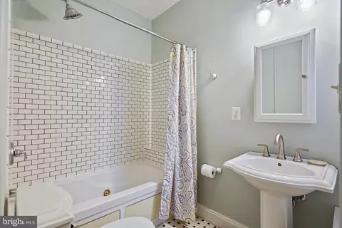 136 Clement St E, Baltimore, MD 21230 photo 23