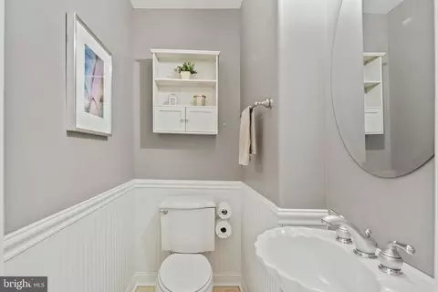 136 Clement St E, Baltimore, MD 21230 photo 14