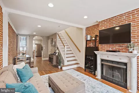 136 Clement St E, Baltimore, MD 21230 photo 5