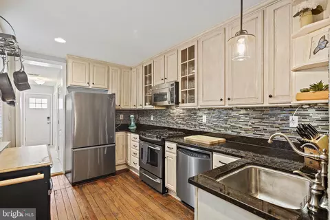 136 Clement St E, Baltimore, MD 21230 photo 11