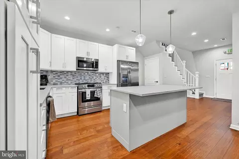 430 Rosecroft Ter, Baltimore, MD 21229 photo 13