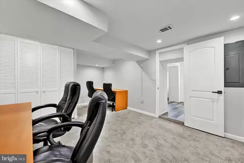 430 Rosecroft Ter, Baltimore, MD 21229 photo 23