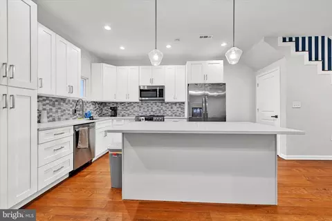430 Rosecroft Ter, Baltimore, MD 21229 photo 12