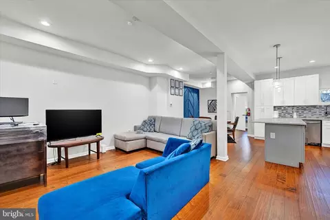 430 Rosecroft Ter, Baltimore, MD 21229 photo 8