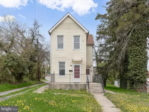 Exterior - 152 S Monastery Ave, Baltimore, MD 21229 photo 1 of 7