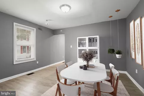Entry Way - 152 S Monastery Ave, Baltimore, MD 21229 photo 1 of 4