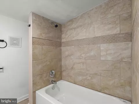 Bath - 152 S Monastery Ave, Baltimore, MD 21229 photo 1 of 2