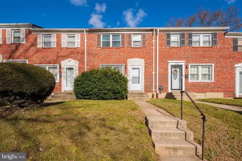 4782 Melbourne Rd, Baltimore, MD 21229 photo 2