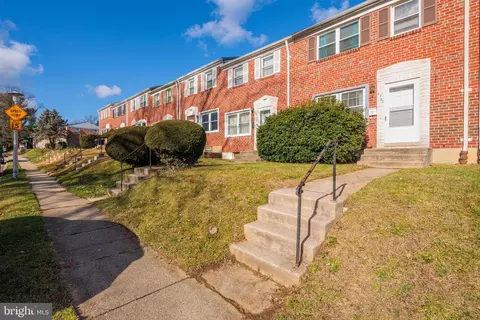 4782 Melbourne Rd, Baltimore, MD 21229 photo 3