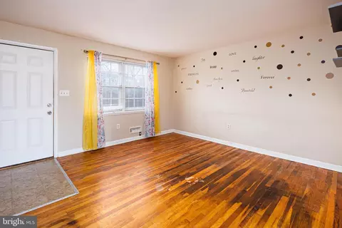 4782 Melbourne Rd, Baltimore, MD 21229 photo 5