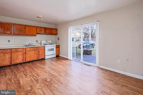 4782 Melbourne Rd, Baltimore, MD 21229 photo 9