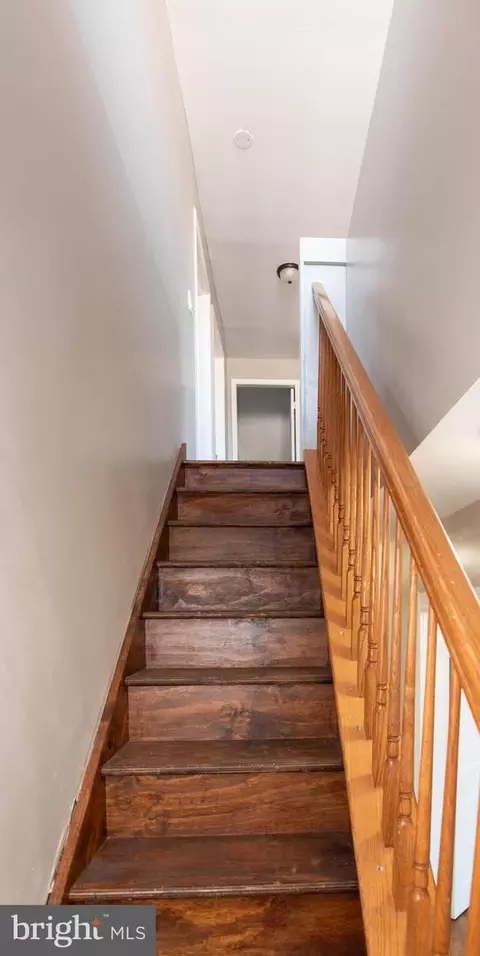 Entry Way - 4101 Harris Ave, Baltimore, MD 21206 photo 12 of 19