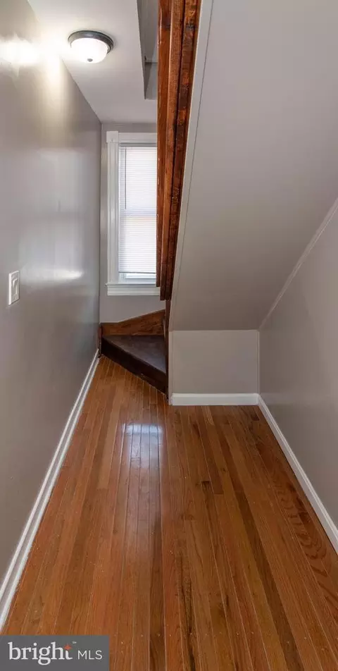Entry Way - 4101 Harris Ave, Baltimore, MD 21206 photo 11 of 19