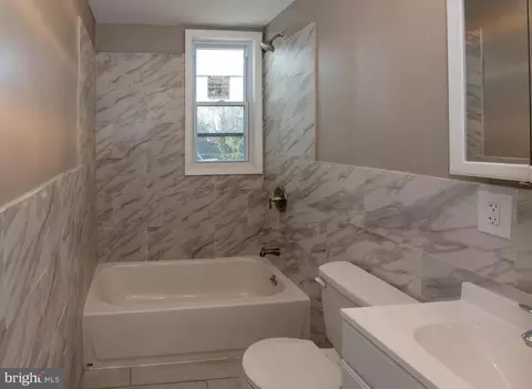 Entry Way - 4101 Harris Ave, Baltimore, MD 21206 photo 5 of 19