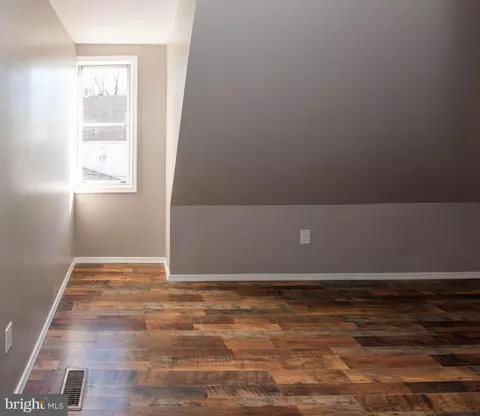 Entry Way - 4101 Harris Ave, Baltimore, MD 21206 photo 14 of 19